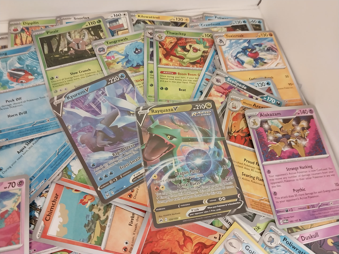 Pokémon: Bulk Lot - English Only - Commons, Rares, Foils, Holofoils - No Energy - 2 Guaranteed EX/V/VSTAR!!!